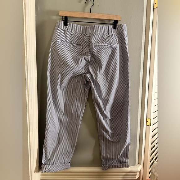 GAP Blue and White Girlfriend Khaki Relaxed Fit - Picture 2 of 7